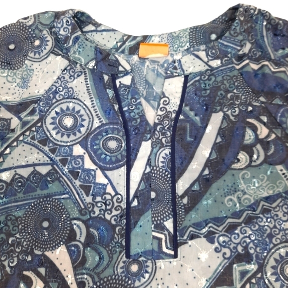 Elan‎ by Barco Anstract Medical Scrub Top Embroidered Eyelet Size XS Women's - Picture 2 of 8